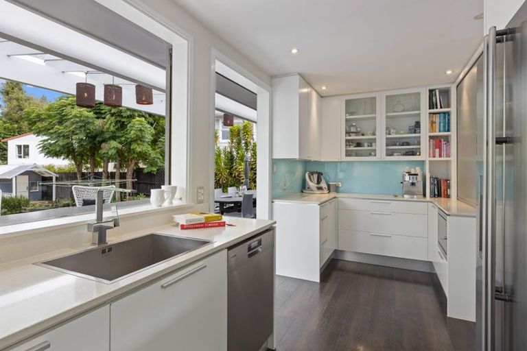 Photo of property in 51 Mcdowell Crescent, Hillcrest, Auckland, 0627