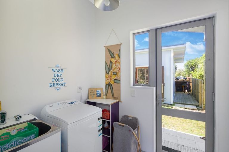 Photo of property in 32 View Road, Houghton Bay, Wellington, 6023