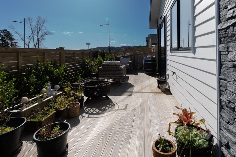 Photo of property in 58 Accolage Boulevard, Kumeu, 0810