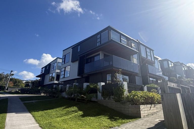 Photo of property in 1/27 Hastings Road, Mairangi Bay, Auckland, 0630