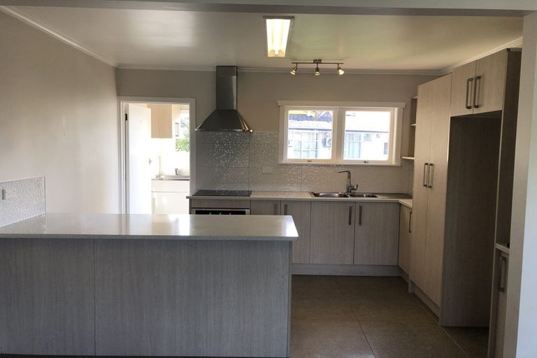 Photo of property in 3/3 Sutton Crescent, Papatoetoe, Auckland, 2025
