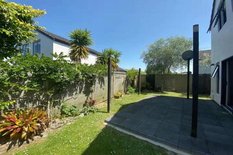 Photo of property in 2/48 Schnapper Rock Road, Schnapper Rock, Auckland, 0632