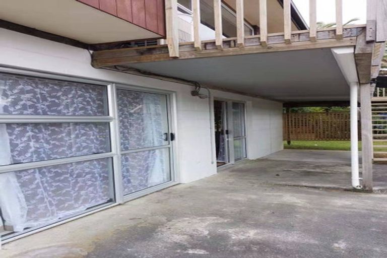 Photo of property in 1/46 John Dee Crescent, Red Beach, 0932