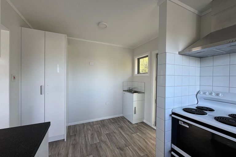 Photo of property in 8 Chetwode Grove, Newlands, Wellington, 6037