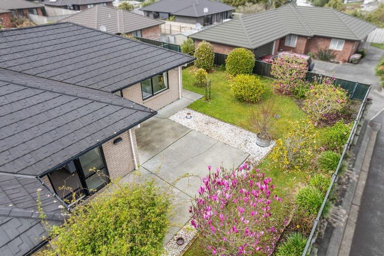 Photo of property in 48 Sunstone Crescent, Brown Owl, Upper Hutt, 5018