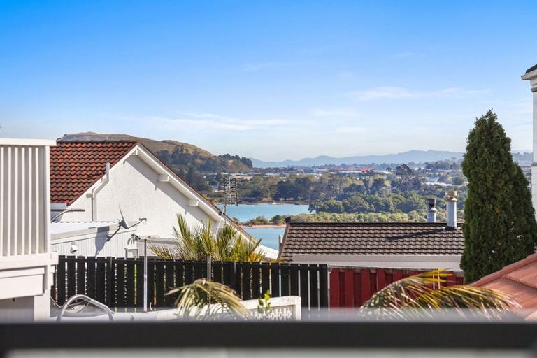 Photo of property in 21 Waller Avenue, Bucklands Beach, Auckland, 2012