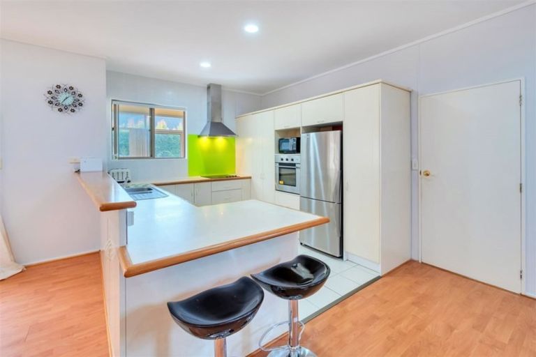 Photo of property in 38 San Valentino Drive, Henderson, Auckland, 0612