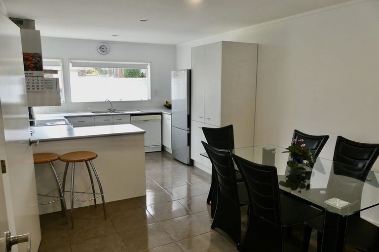Photo of property in 7 Meynell Court, Glen Eden, Auckland, 0602