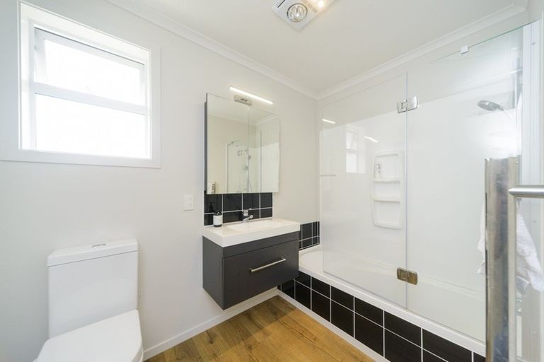 Photo of property in 4 Redwood Grove, Hokowhitu, Palmerston North, 4410