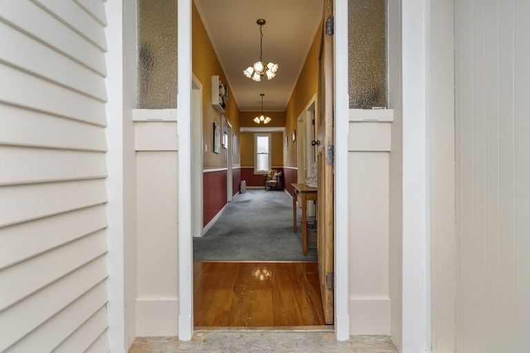 Photo of property in 5 Karamu Street, Strandon, New Plymouth, 4312