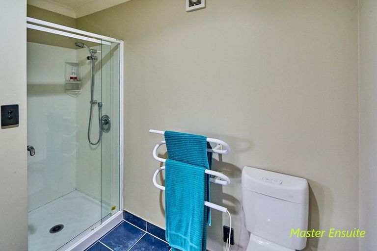 Photo of property in 3 Sunnyview Drive, Brown Owl, Upper Hutt, 5018