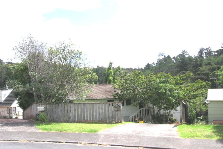 Photo of property in 10 Glendawn Place, Bayview, Auckland, 0629
