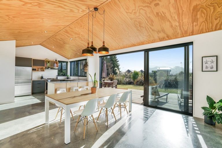 Photo of property in 19 Glenaray Crescent, Wanaka, 9305