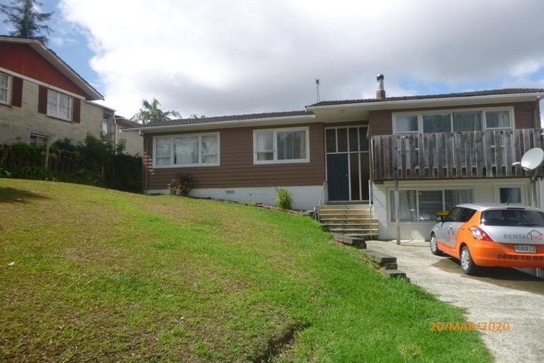 Photo of property in 16 Crompton Road, Massey, Auckland, 0614