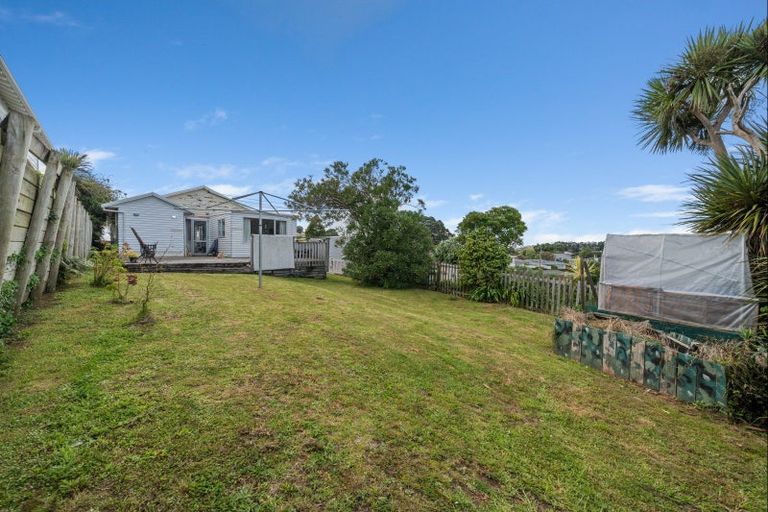 Photo of property in 132 Pioneer Road, Moturoa, New Plymouth, 4310