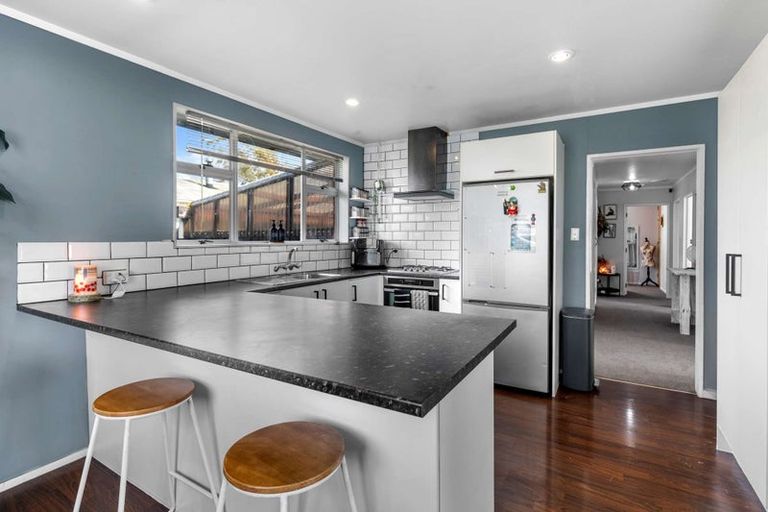 Photo of property in 6 Hobbs Place, Westbrook, Palmerston North, 4412