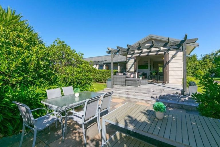 Photo of property in 318 Manutahi Road, Lepperton, New Plymouth, 4372