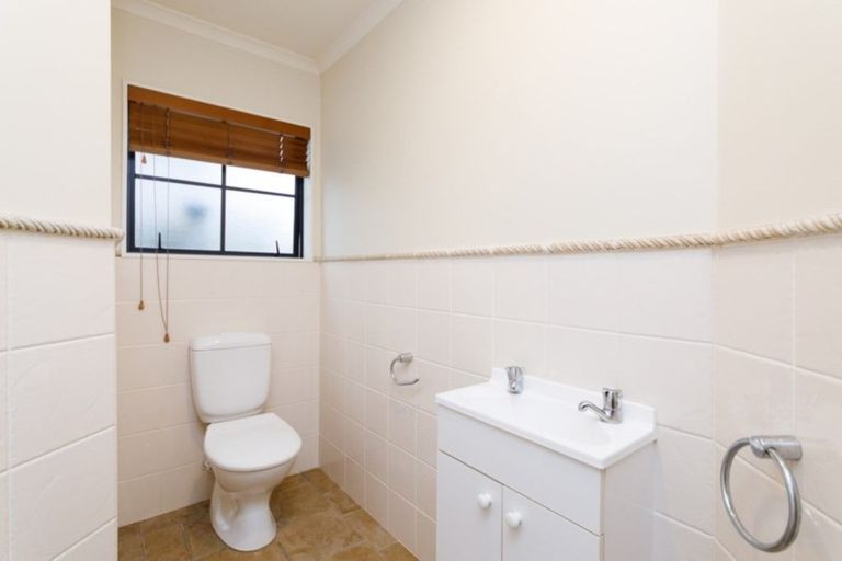 Photo of property in 102 Jickell Street, Hokowhitu, Palmerston North, 4410