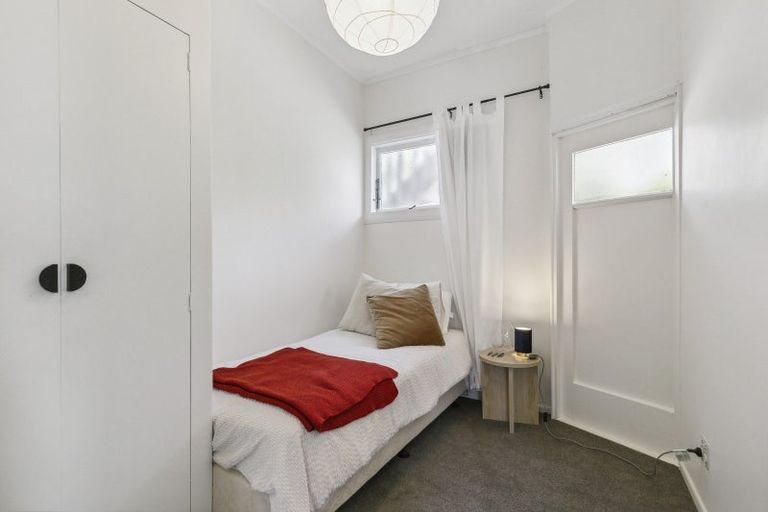 Photo of property in 1/199 Newlands Road, Newlands, Wellington, 6037