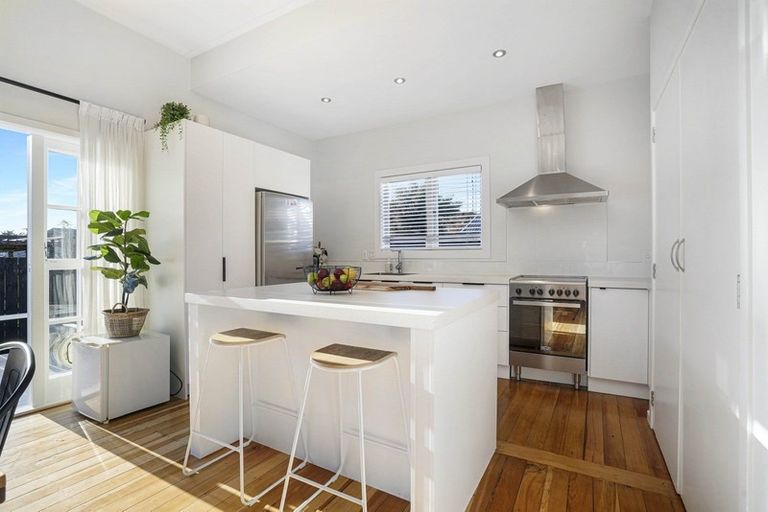 Photo of property in 8a Bains Avenue, Hamilton East, Hamilton, 3216