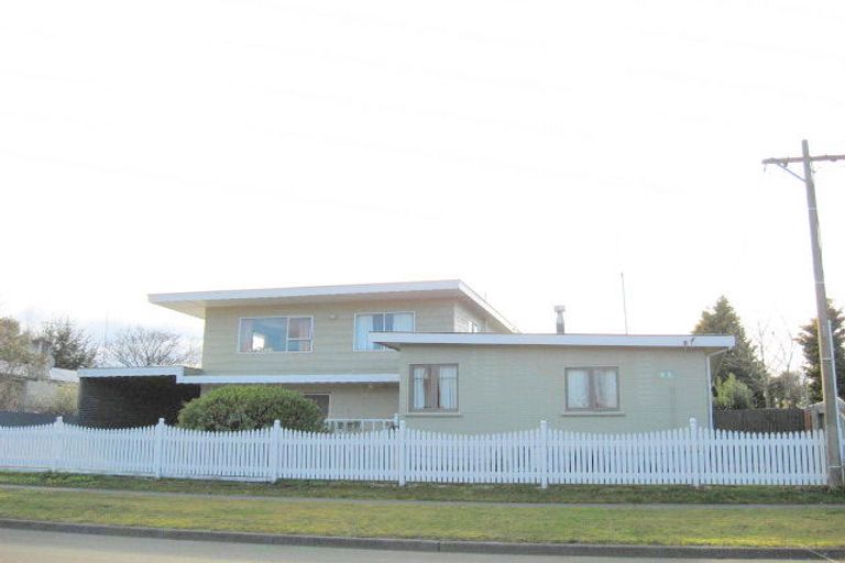 Photo of property in 14 Pompolona Street, Te Anau, 9600