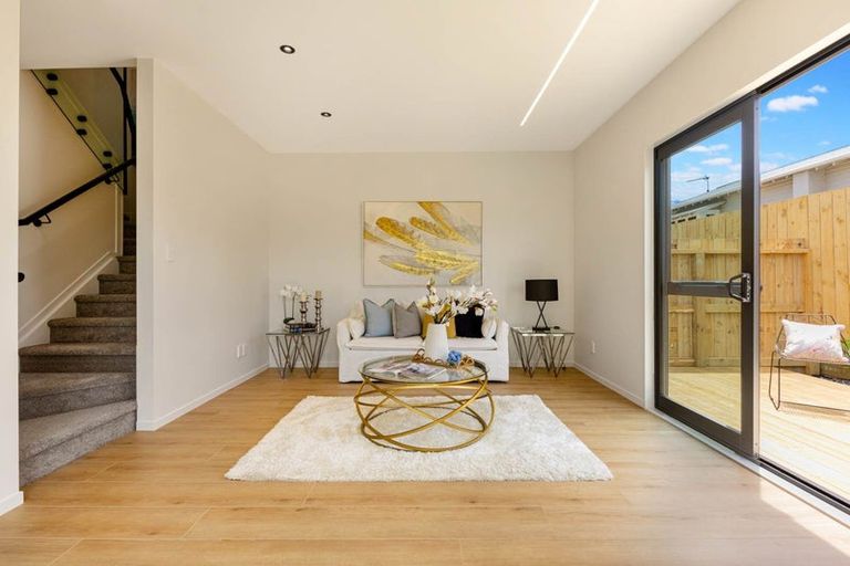 Photo of property in 16f Grande Vue Road, Papatoetoe, Auckland, 2025