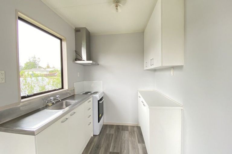 Photo of property in 2/16 Seabrook Avenue, New Lynn, Auckland, 0600