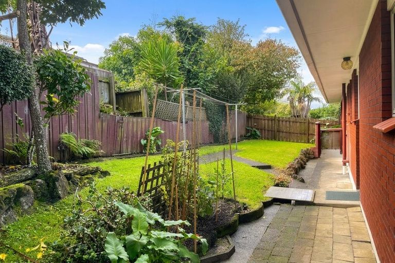Photo of property in 1/15 Sandiacre Way, Browns Bay, Auckland, 0630