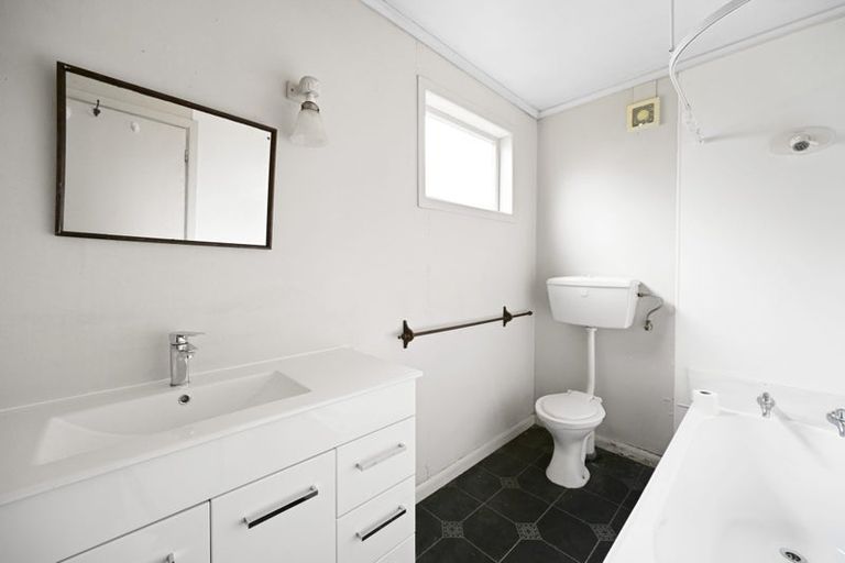 Photo of property in 14 Marama Street, Frankton, Hamilton, 3204