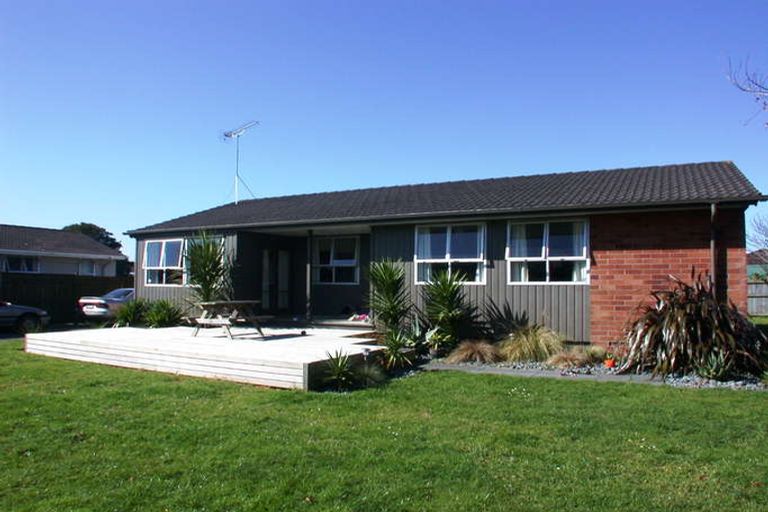 Photo of property in 85 Arimu Road, Papakura, 2110