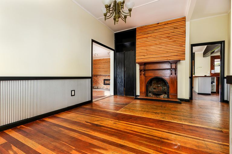 Photo of property in 3 Campbell Street, Palmerston North, 4410