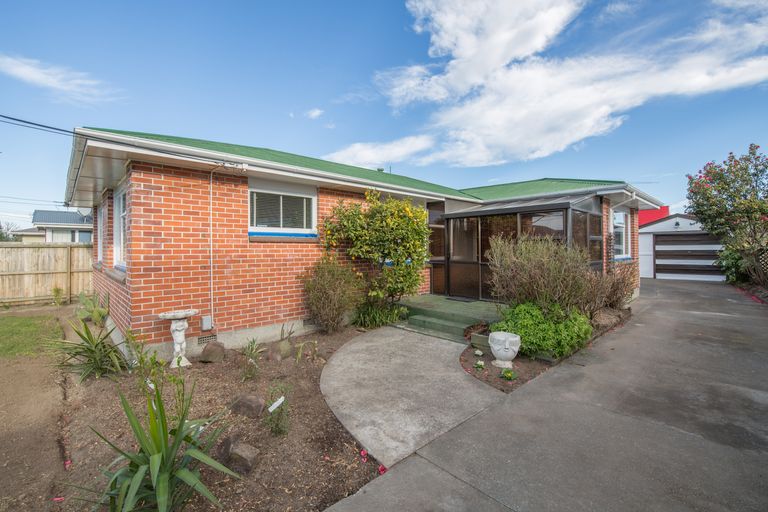 Photo of property in 12 Pamela Street, Linwood, Christchurch, 8062