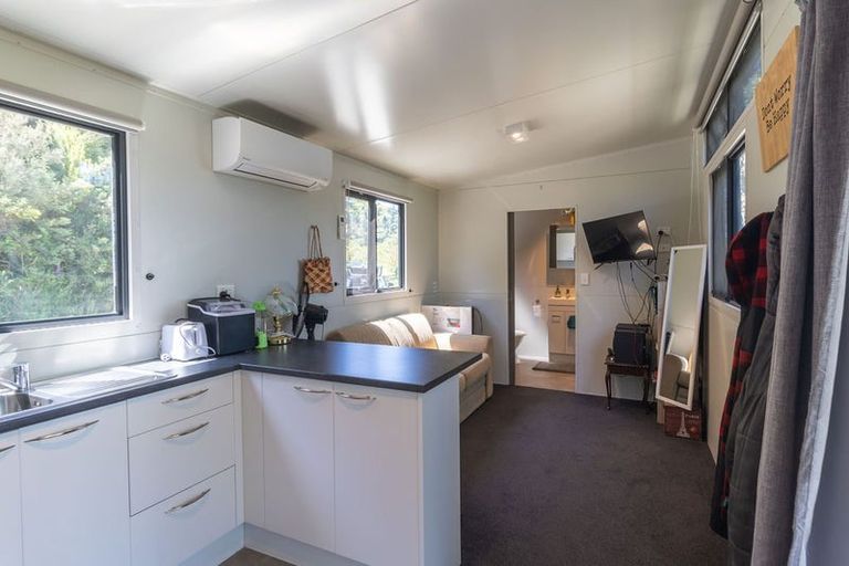 Photo of property in 54 Rotomanu Rise, Western Lake, Featherston, 5773