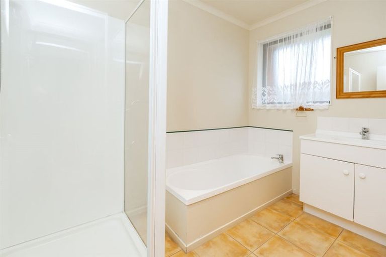 Photo of property in 108 Ayrshire Drive, Grandview Heights, Hamilton, 3200