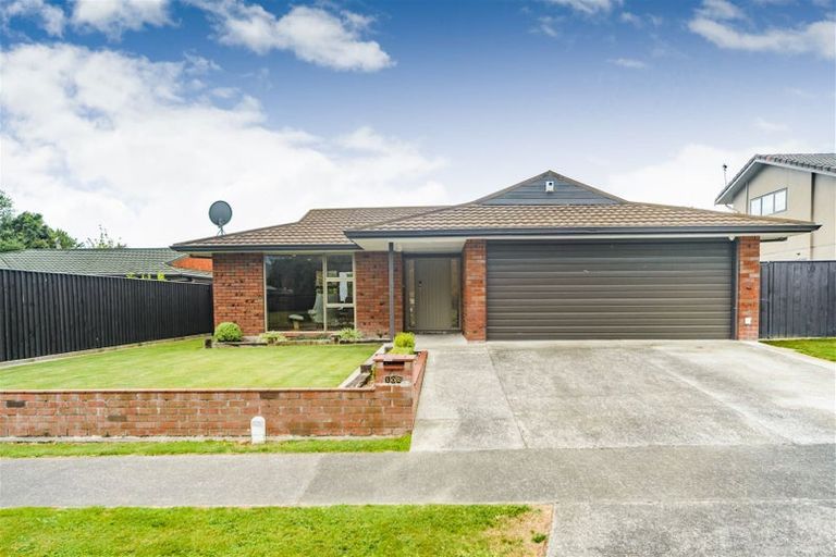 Photo of property in 102 Waterloo Crescent, Hokowhitu, Palmerston North, 4410