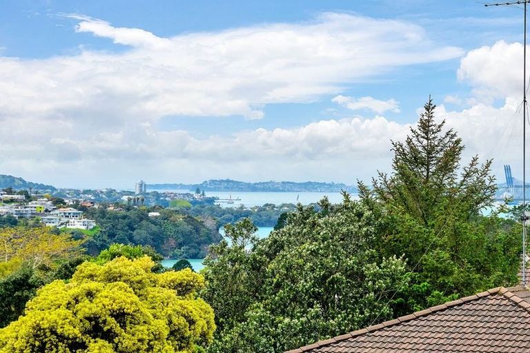 Photo of property in 155 Chelsea View Drive, Chatswood, Auckland, 0626