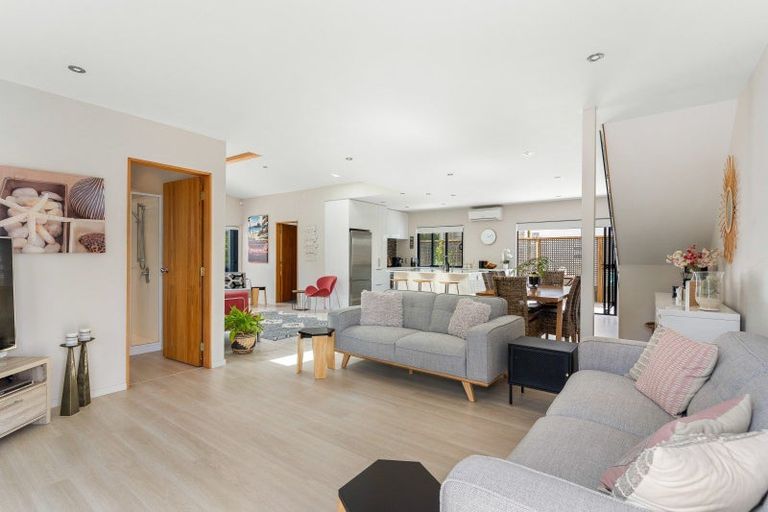 Photo of property in 210 Linton Crescent, Whangamata, 3620