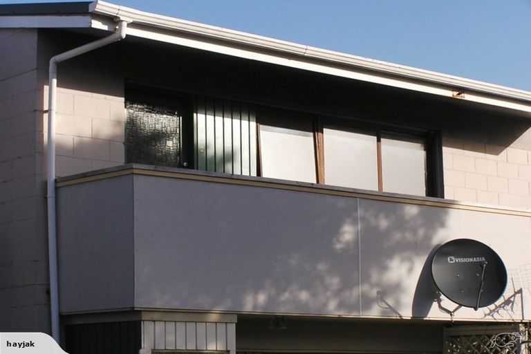 Photo of property in 2/168 Kings Crescent, Hutt Central, Lower Hutt, 5010