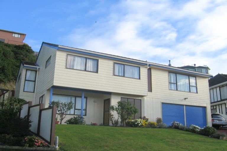 Photo of property in 14 Ordley Grove, Tawa, Wellington, 5028