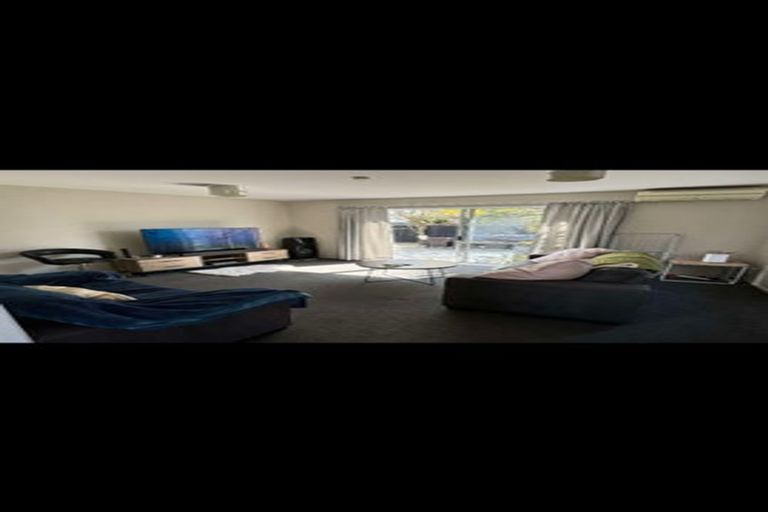 Photo of property in 1/102a Queenspark Drive, Parklands, Christchurch, 8083