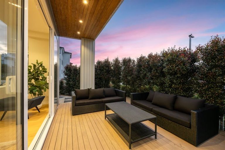 Photo of property in 10 Turutu Place, Long Bay, Auckland, 0630