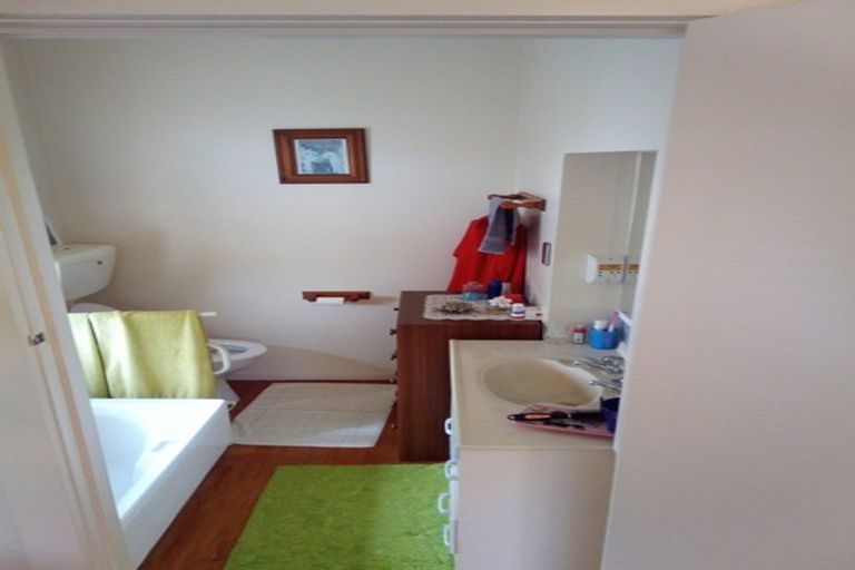 Photo of property in 77 Harris Street, Pukekohe, 2120