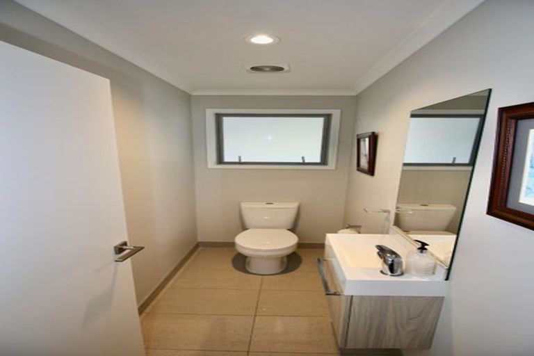 Photo of property in 2 Roseberry Place, Whitianga, 3510