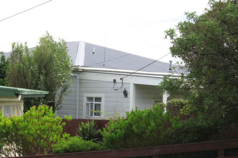 Photo of property in 2 Liffey Street, Island Bay, Wellington, 6023