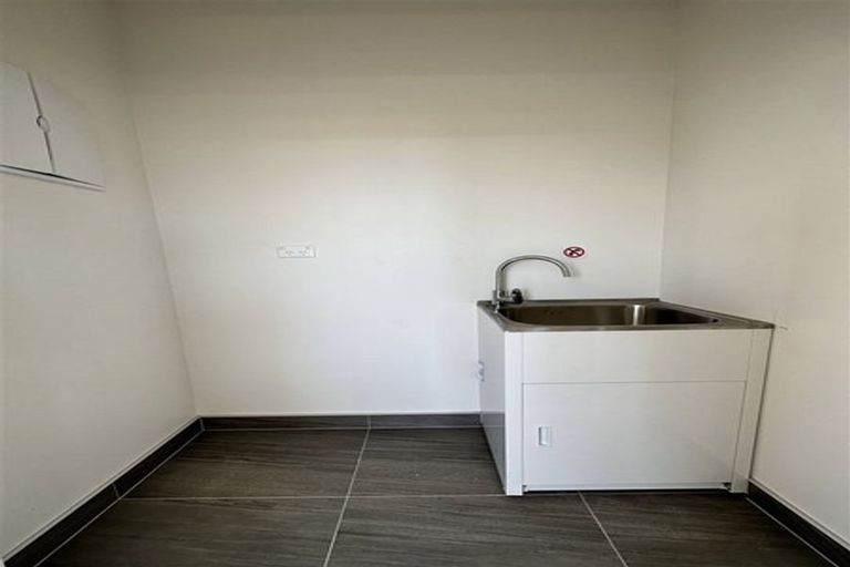 Photo of property in 42f Donegal Park Drive, Flat Bush, Auckland, 2019