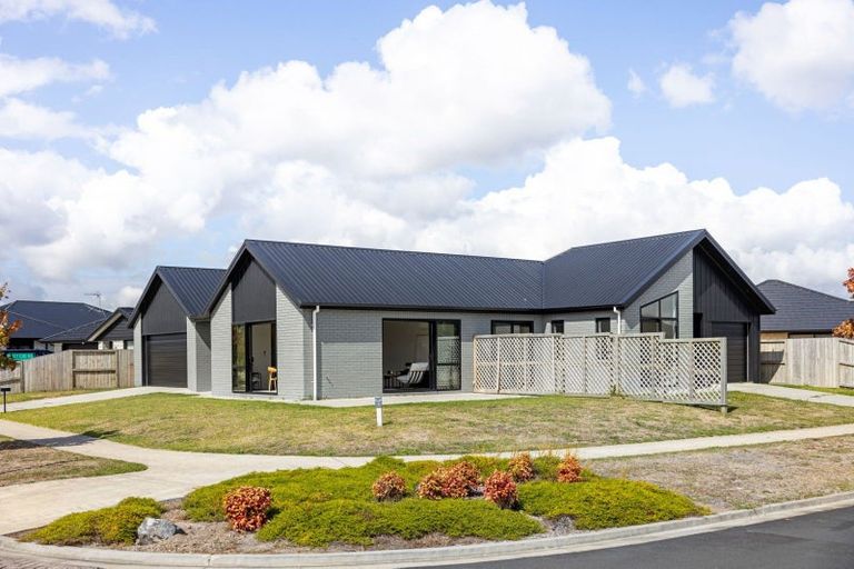 Photo of property in 19 Keerangi Place, Rototuna North, Hamilton, 3210