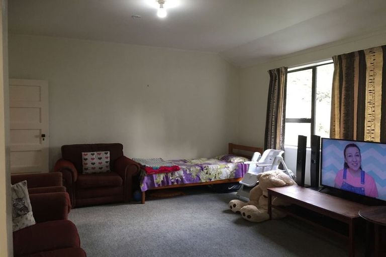 Photo of property in 81 Monorgan Road, Strathmore Park, Wellington, 6022