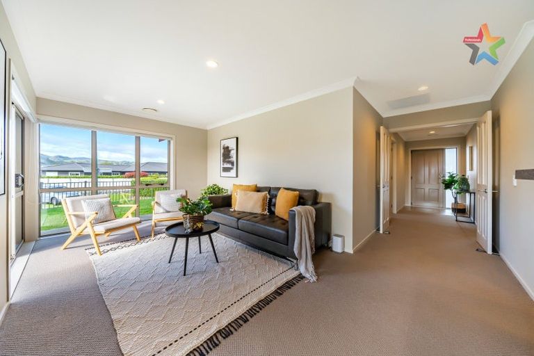 Photo of property in 27 Simpson Crescent, Raumati Beach, Paraparaumu, 5032