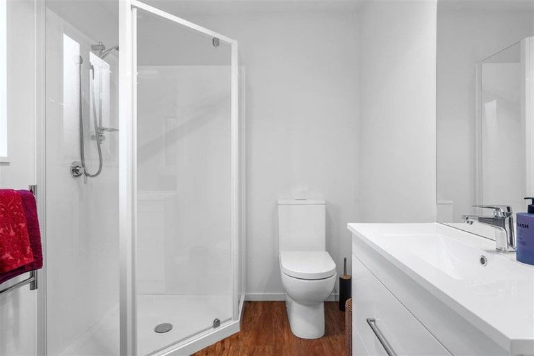 Photo of property in 124 Springfield Road, St Albans, Christchurch, 8014