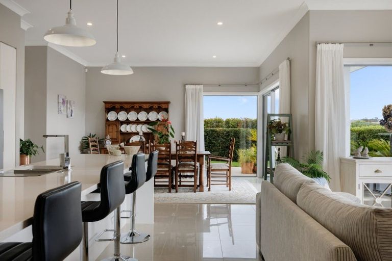 Photo of property in 16 Rexford Heights, Pyes Pa, Tauranga, 3112